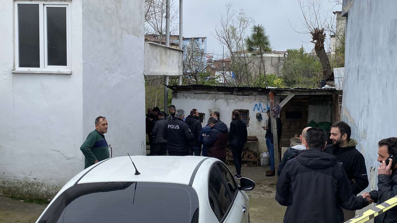 Bir evde 2 ceset! Anne-oğul ölü bulundu 2